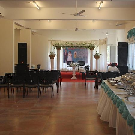 Angamaly Convention Centre Hotel Kochi ภายนอก รูปภาพ