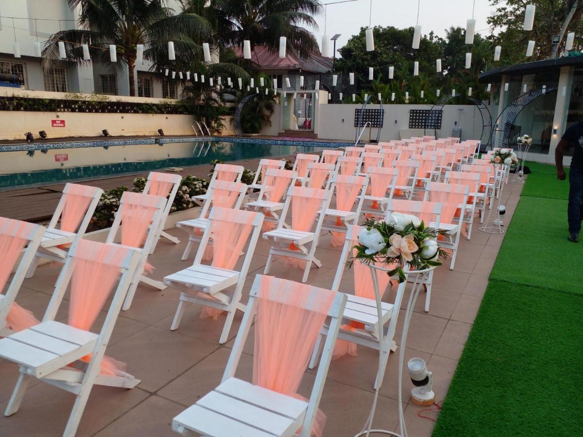Angamaly Convention Centre Hotel Kochi ภายนอก รูปภาพ